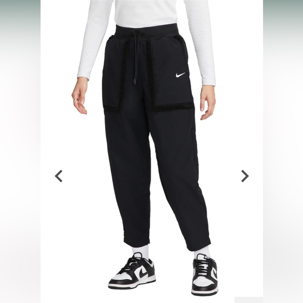 NWT Nike Women's Sportswear Essential Woven High Rise Pants w/ Shearling